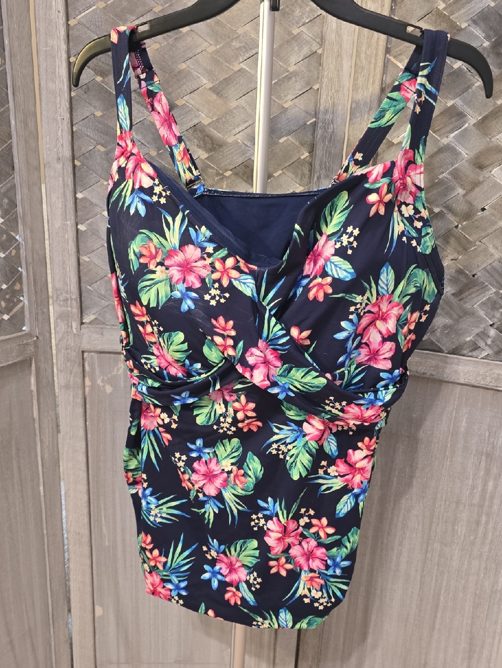 Lands' End Navy Floral Tankini Swimsuit with Pink & Green Flowers 22W DDD